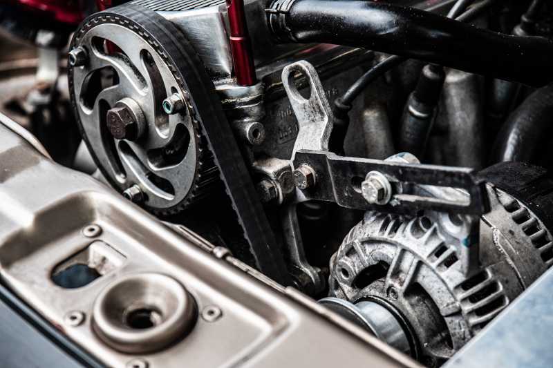 interno motore auto