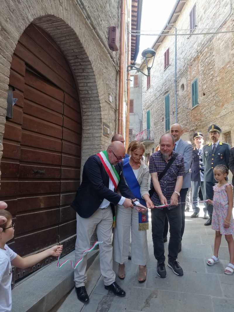 Commissione antimafia - Pietralunga taglio nastro