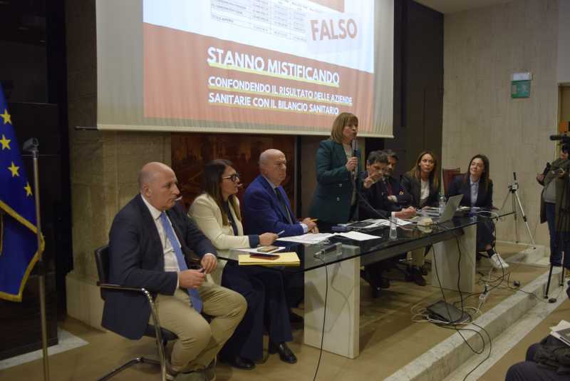 opposizione conferenza stampa