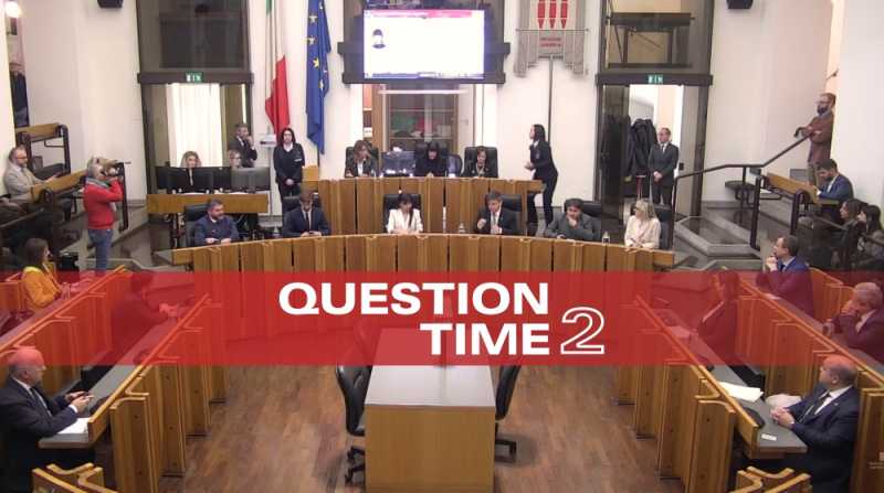 Aula, question time