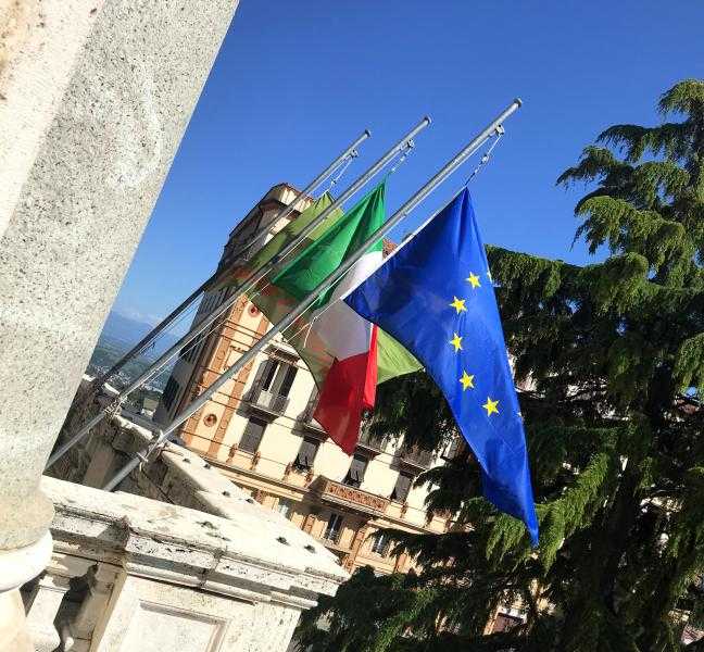 bandiere palazzo cesaroni
