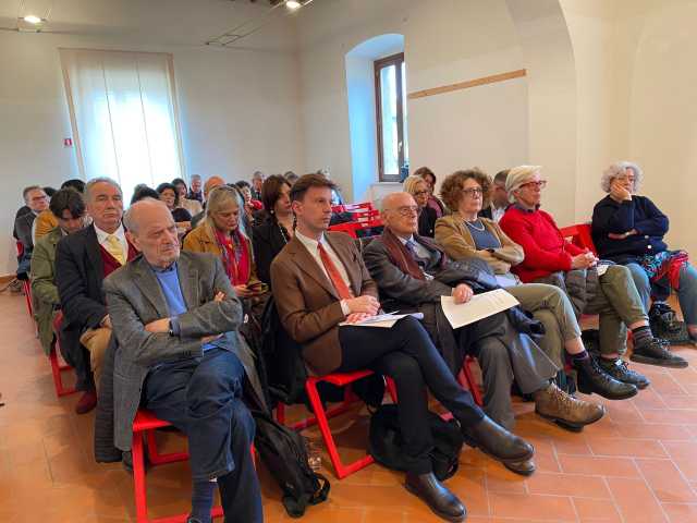 platea riunione pd ad assisi su ambiente