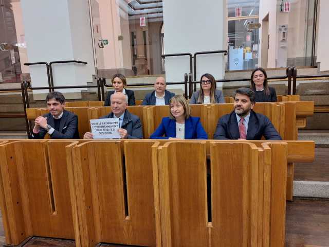 gruppi opposizione