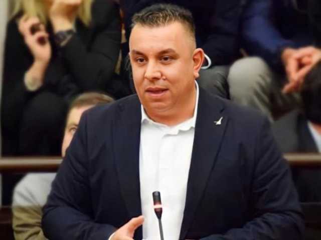 Il consigliere Stefano Pastorelli parla in Aula