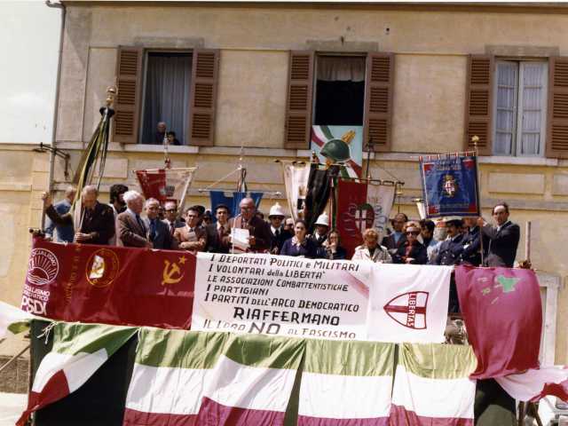 celebrazione del XXX anniversario della Liberazione, San Giustino, 1975 