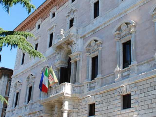 frontale palazzo cesaroni