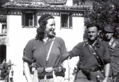 La partigiana della brigata “Gramsci” Martha Pahor con altri combattenti slavi a Norcia nella primavera del 1944 